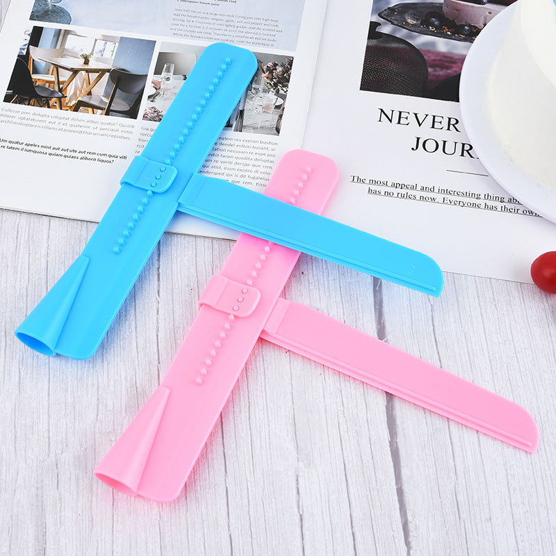 Galuxia Plastic Baking Cake Smoother Kitchen Baking Gadgets